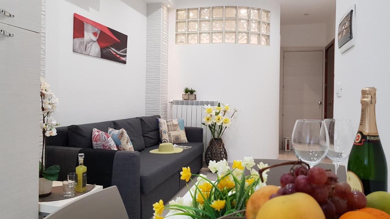 Martin Holiday Apartments 지아르디니낙소스 외부 사진