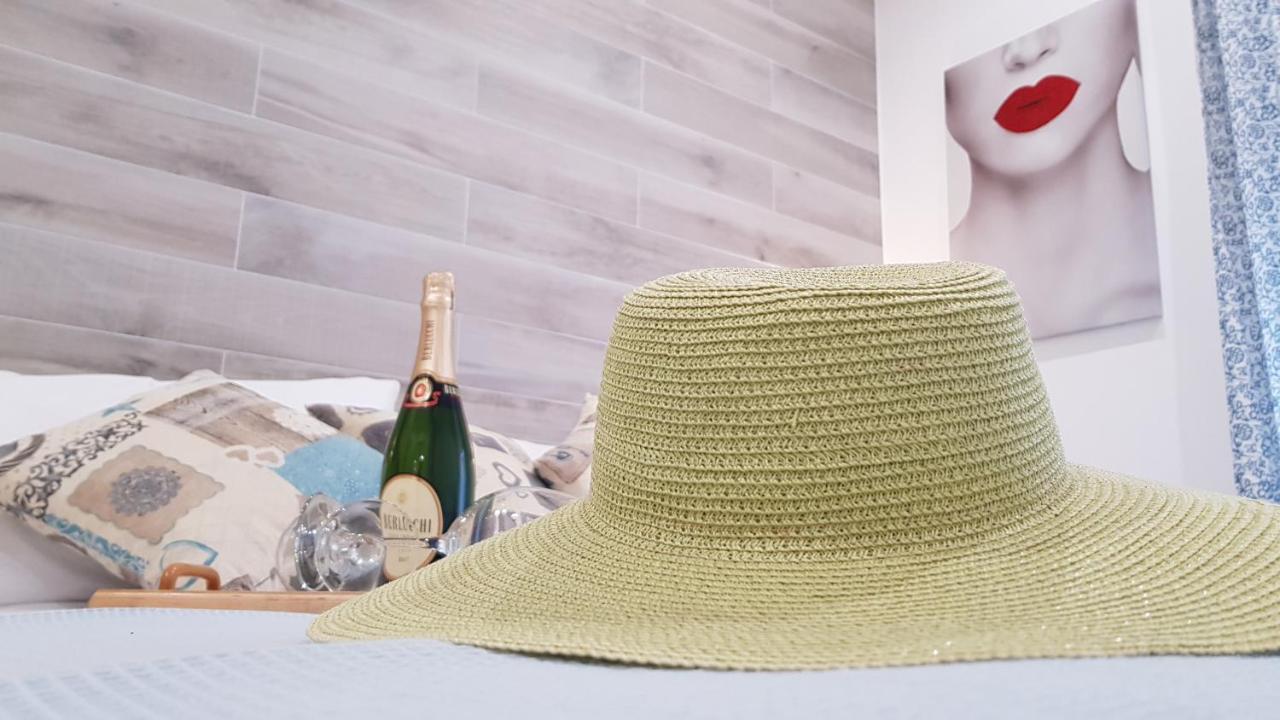 Martin Holiday Apartments 지아르디니낙소스 외부 사진